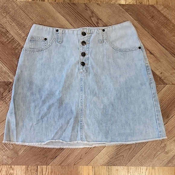 Street Wear Carole Little Dresses & Skirts - GUC Women's Jean Skirt Size 8